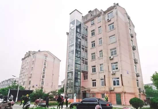 泰州海陵区莲花一区34号楼加装后的电梯