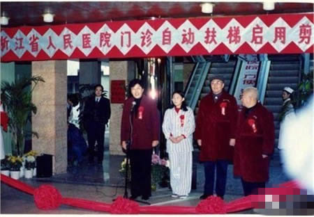 浙江省人民医院门诊部安装自动扶梯