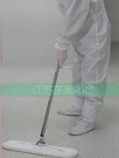 电梯轿底清洁